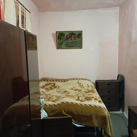 Flora'S Guest House Yerevan Exterior photo