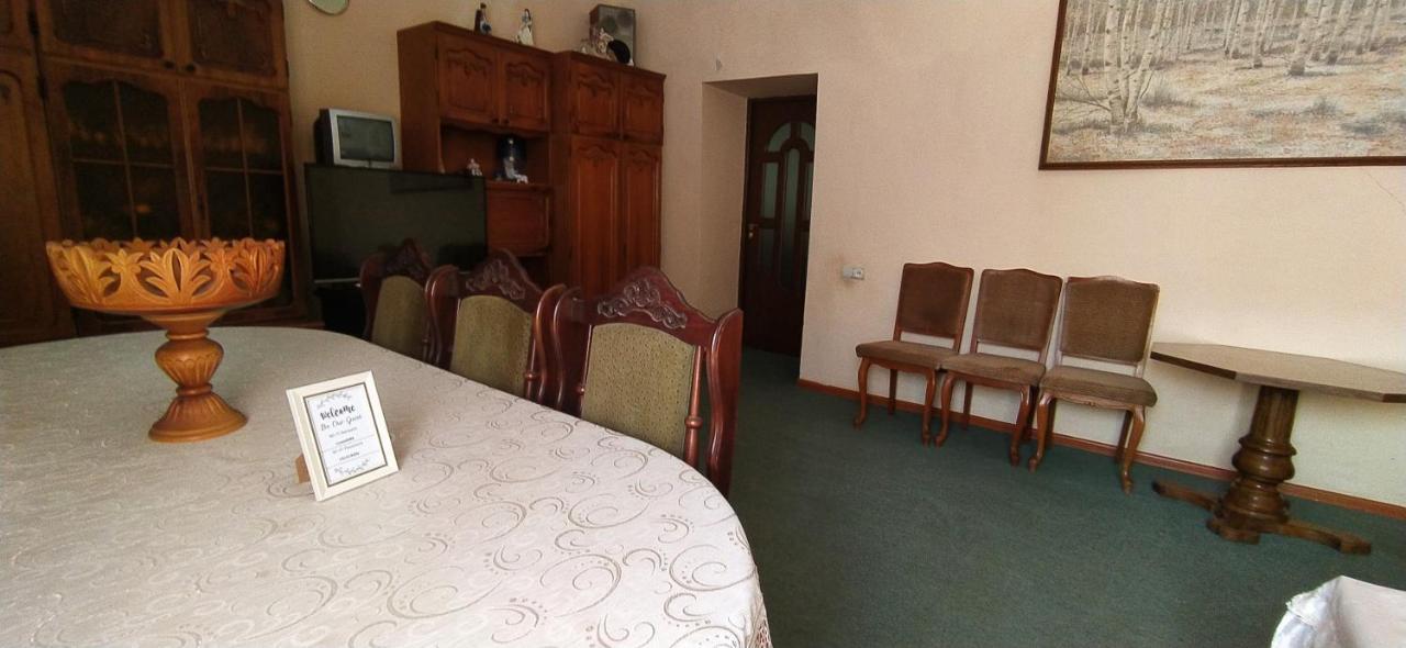 Flora'S Guest House Yerevan Exterior photo