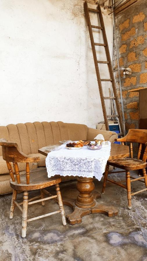 Flora'S Guest House Yerevan Exterior photo