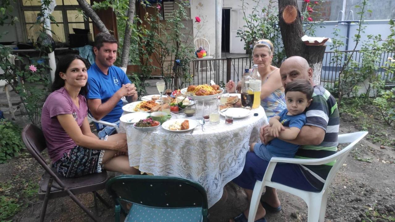 Flora'S Guest House Yerevan Exterior photo
