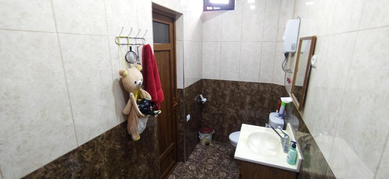 Flora'S Guest House Yerevan Exterior photo